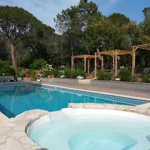https://chambres-dhotes-les-mayombes.fr-provencehotel.com